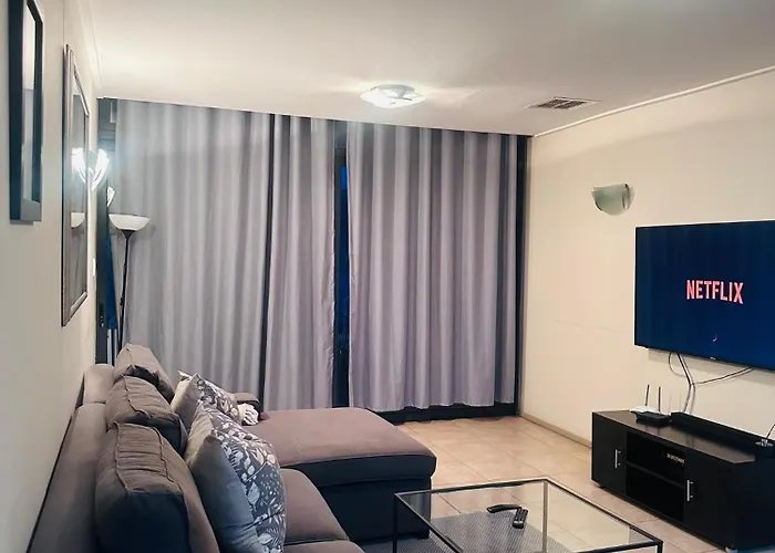 Durban Waterfront 2 Bedroom Apartment Loadshedding Free